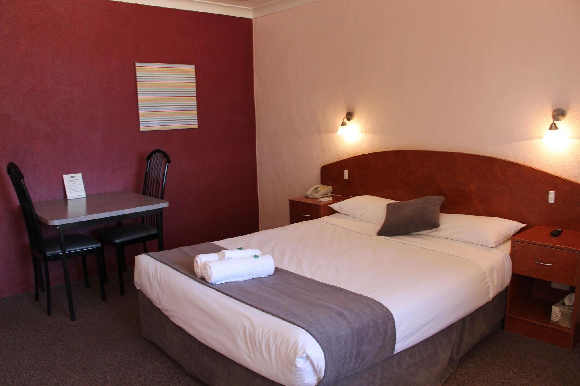 Childers Gateway Motor Inn Екстериор снимка